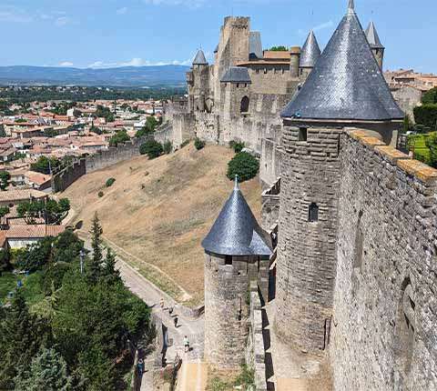 Carcassonne: najveći utvrđeni grad u Francuskoj