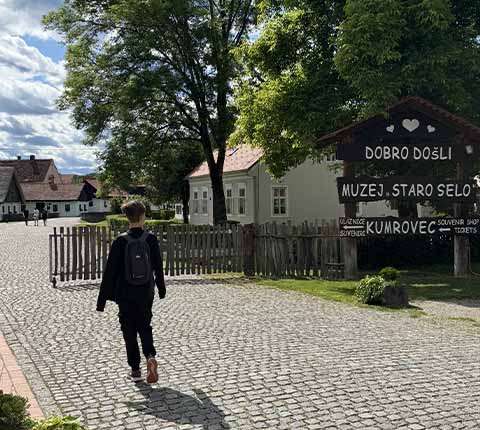 Kumrovec: Staro selo, djeca i Tito