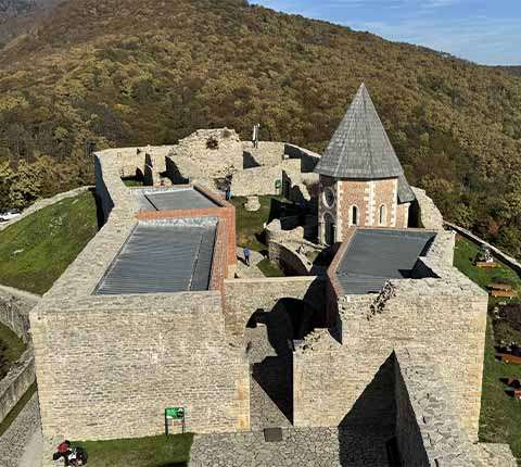 Izlet s djecom u Medvedgrad, dom Crne kraljice