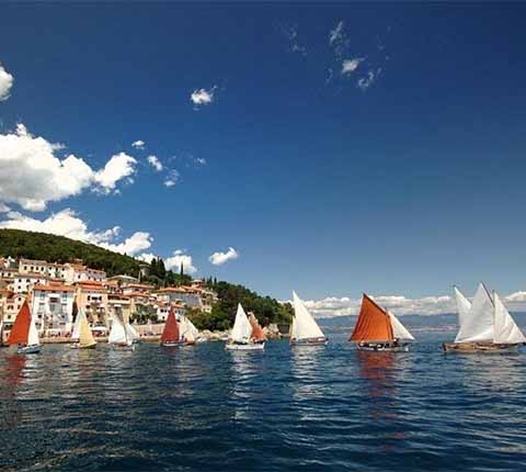 Mošćenička Draga: regata, Kuća od mora i brojne zanimljivosti